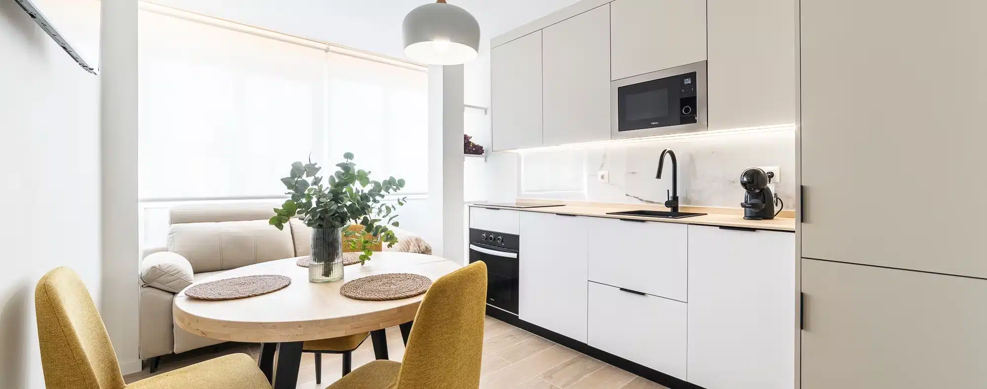 Cocina y salón reformados por Proyecto Smart
